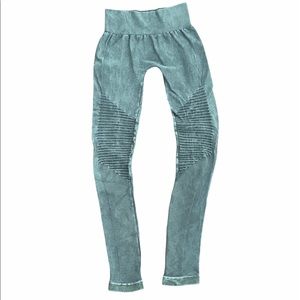 Nikibiki leggings